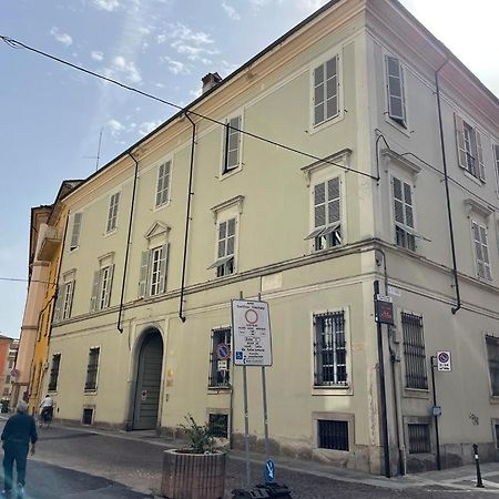 Apartmán Minimal Loft In Centro A Piacenza Exteriér fotografie