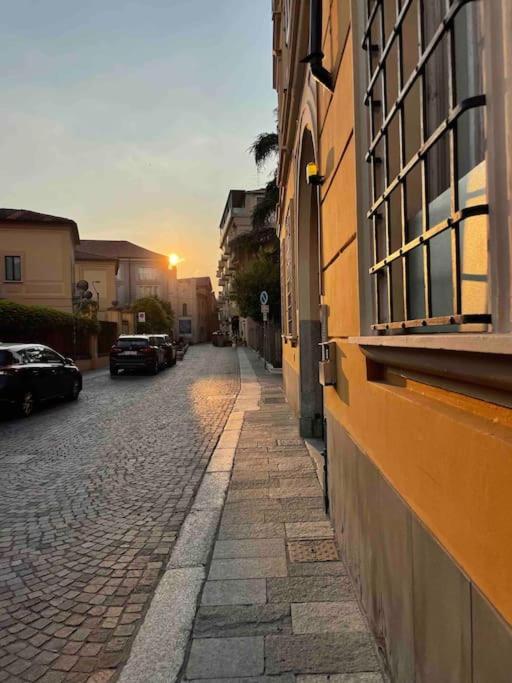 Apartmán Minimal Loft In Centro A Piacenza Exteriér fotografie