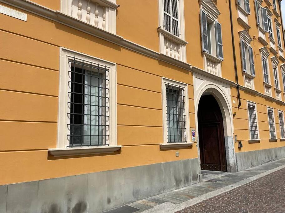 Apartmán Minimal Loft In Centro A Piacenza Exteriér fotografie