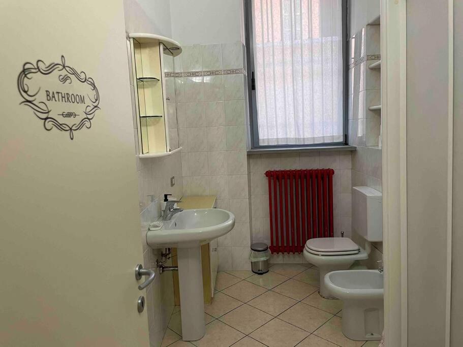 Apartmán Minimal Loft In Centro A Piacenza Exteriér fotografie